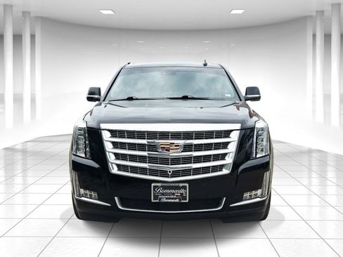 Used 2018 Cadillac Escalade Premium Luxury w/ LPO, Radiant Package AWD/4WD image 8