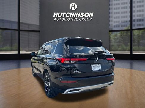 Used 2024 Mitsubishi Outlander SE image 5