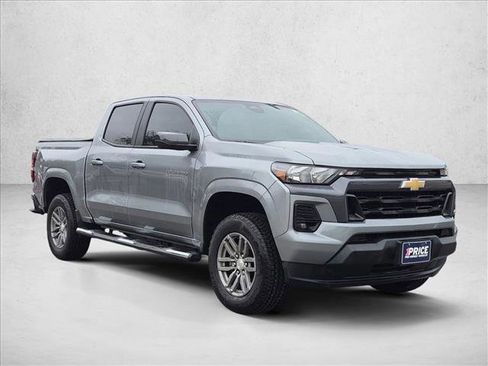 Used 2024 Chevrolet Colorado LT w/ LT Convenience Package II RWD image 3