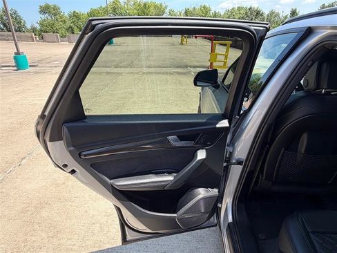 Used 2019 Audi SQ5 Prestige AWD/4WD image 31