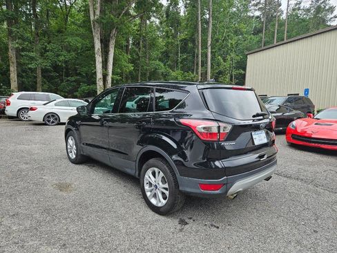 Used 2017 Ford Escape SE image 6