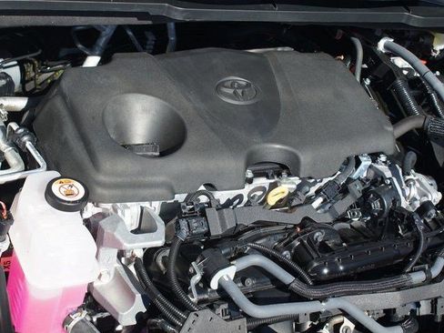 Used 2024 Toyota Sienna XSE image 29