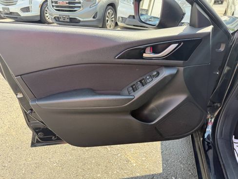 Used 2016 MAZDA MAZDA3 i Sport FWD image 15