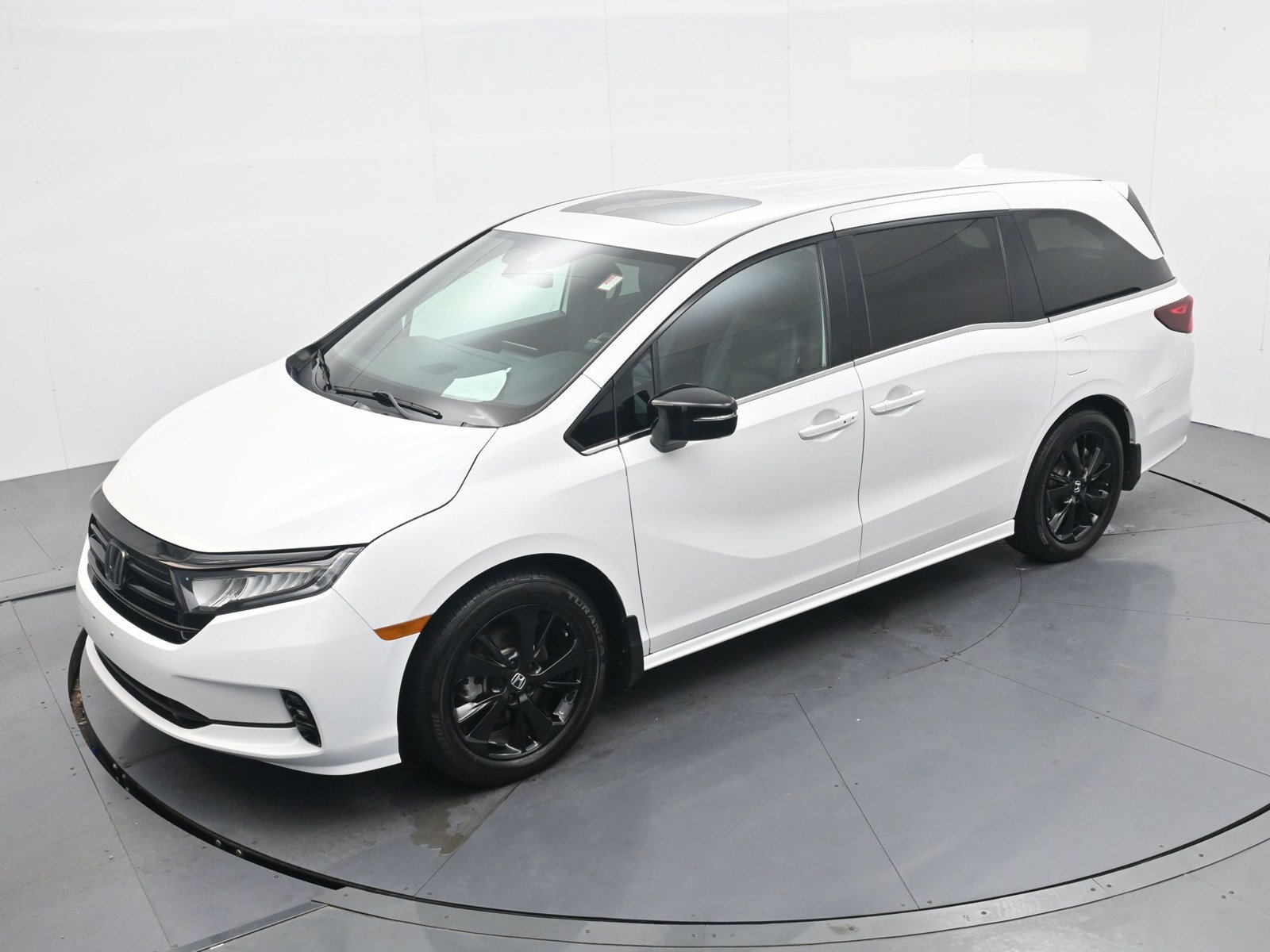 Used 2024 Honda Odyssey Sport image 17