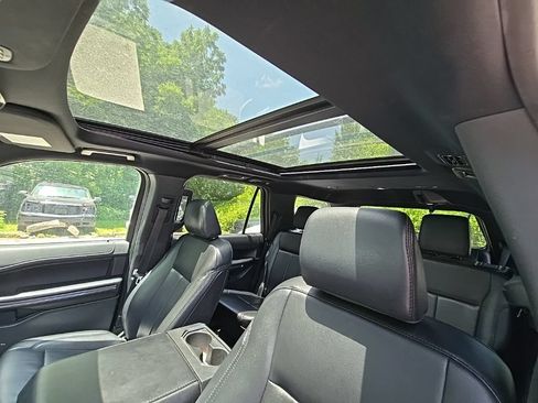 Used 2021 Ford Expedition XLT AWD/4WD image 21