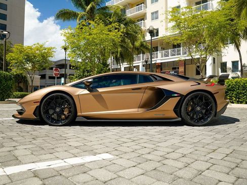 Used 2020 Lamborghini Aventador SVJ image 15