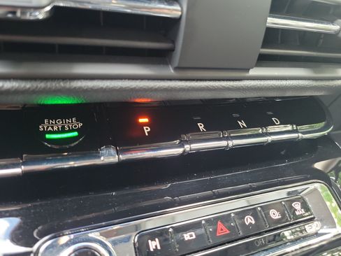 Used 2025 Lincoln Corsair FWD image 27