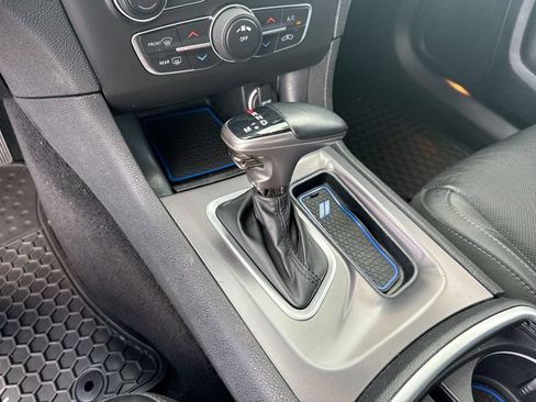 Used 2022 Dodge Charger SXT w/ Leather Interior Group RWD image 26