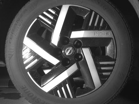 Used 2025 Nissan Kicks SV FWD image 13