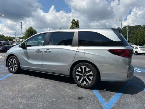 Certified 2025 Honda Odyssey EX-L image 9