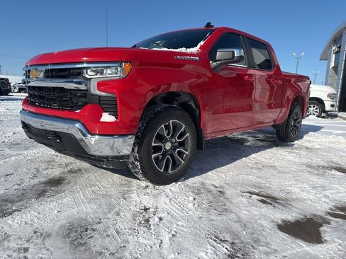 Used 2023 Chevrolet Silverado 1500 LT image 2