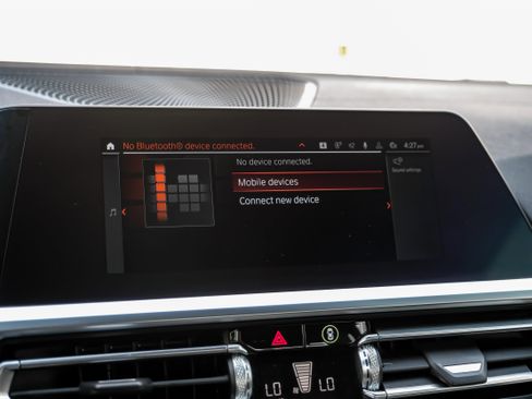 Used 2021 BMW 430i Coupe w/ M Sport Package image 31