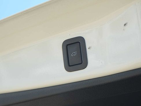 Used 2017 Toyota Highlander Limited Platinum FWD image 26