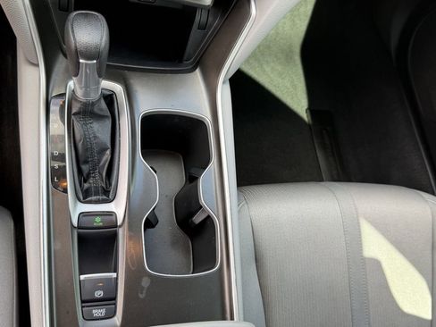 Used 2020 Honda Accord EX image 25