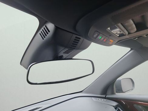 Used 2025 Chevrolet Traverse Z71 image 30