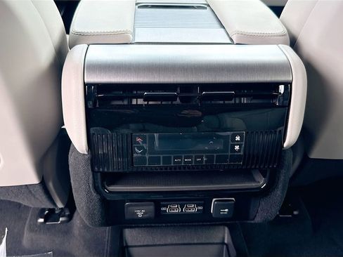 New 2026 Jeep Grand Wagoneer 2WD image 27