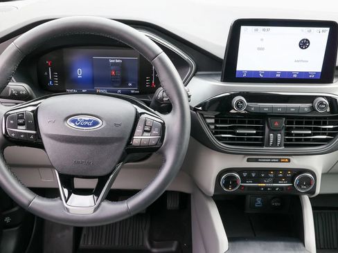Used 2023 Ford Escape Active w/ Cold Weather Package FWD image 7