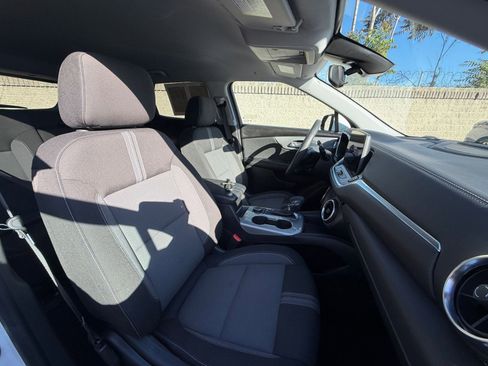 Used 2025 Chevrolet Blazer LT FWD image 37