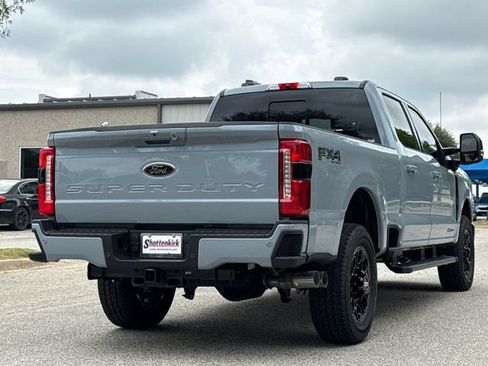 New 2026 Ford F250 Lariat w/ Black Appearance Package AWD/4WD image 9
