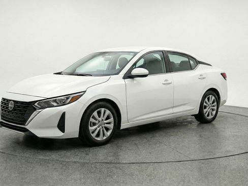 Used 2025 Nissan Sentra S image 3