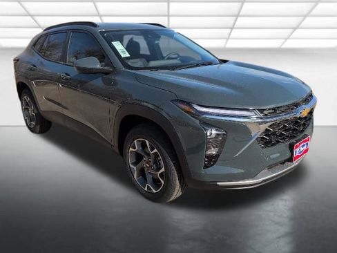 New 2026 Chevrolet Trax LT w/ Driver Confidence Package image 1