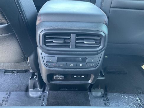 Used 2025 Honda Ridgeline Black Edition image 23