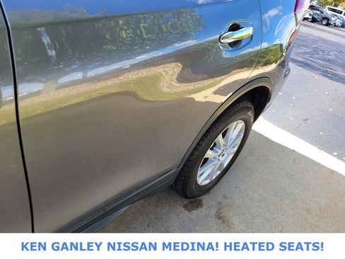 Used 2019 Nissan Rogue SV image 12