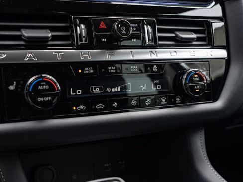 New 2026 Nissan Pathfinder SL AWD/4WD image 19