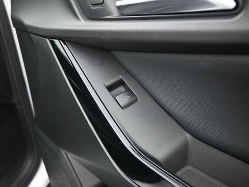 Used 2025 Chevrolet Equinox LT FWD image 36