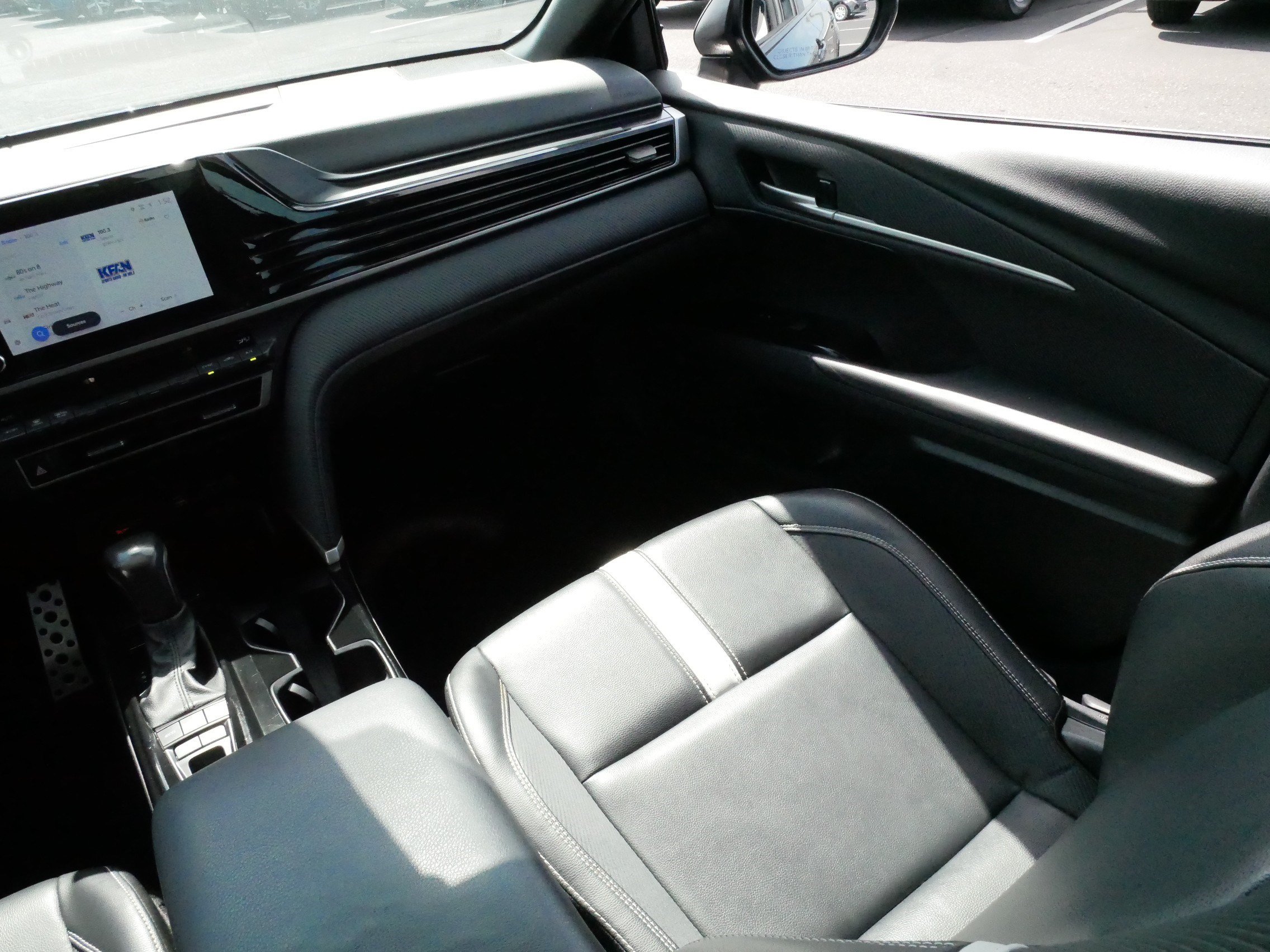 Certified 2025 Toyota Camry SE FWD image 11