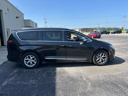 Used 2020 Chrysler Pacifica Limited FWD image 63