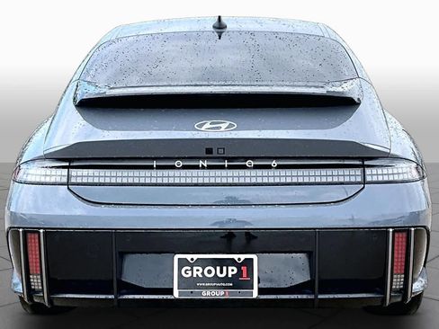 Used 2024 Hyundai Ioniq 6 SE RWD image 4