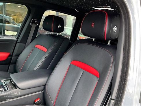 Used 2024 Rolls-Royce Cullinan Black Badge image 24