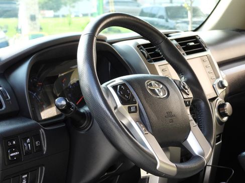 Used 2021 Toyota 4Runner SR5 AWD/4WD image 60