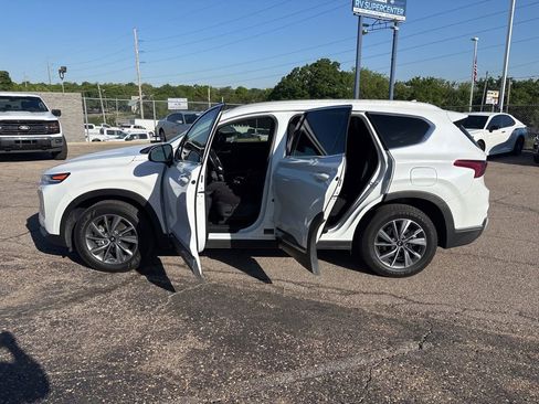 Used 2019 Hyundai Santa Fe SEL FWD image 4
