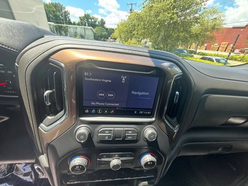 Used 2019 Chevrolet Silverado 1500 High Country w/ Technology Package AWD/4WD image 13