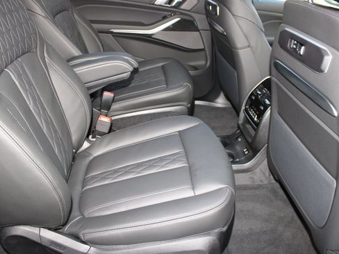 Used 2026 BMW X7 xDrive40i AWD/4WD image 34