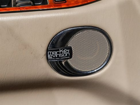 Used 2003 Lexus LX 470 image 32