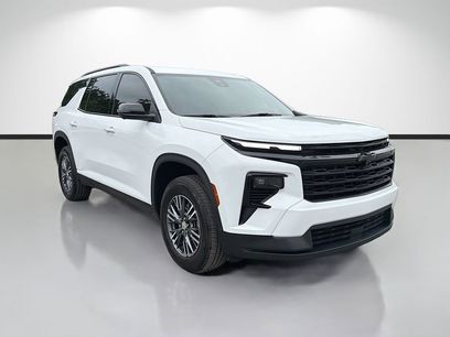 Used 2024 Chevrolet Traverse LT