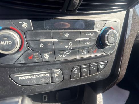 Used 2019 Ford Escape Titanium image 14