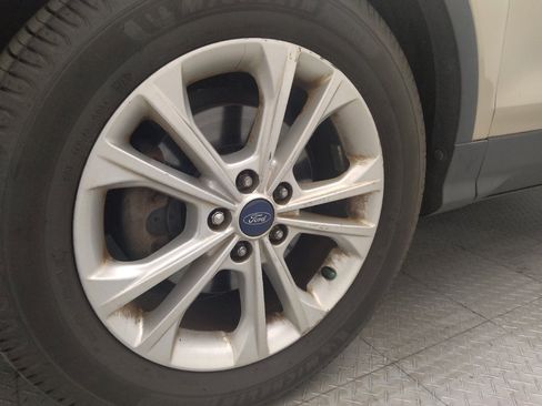 Used 2017 Ford Escape SE FWD image 31