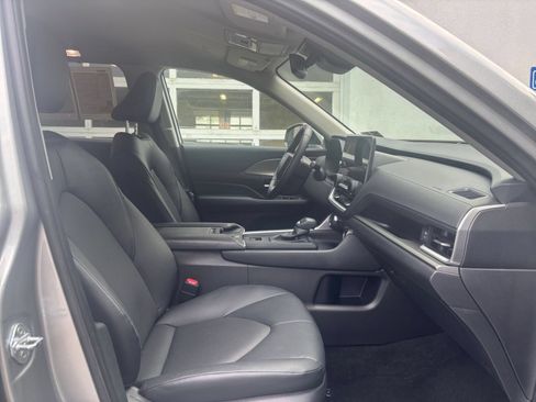 Used 2025 Toyota Grand Highlander FWD image 28