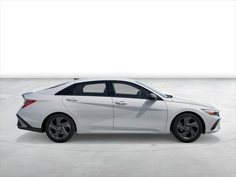 New 2026 Hyundai Elantra Sport image 7