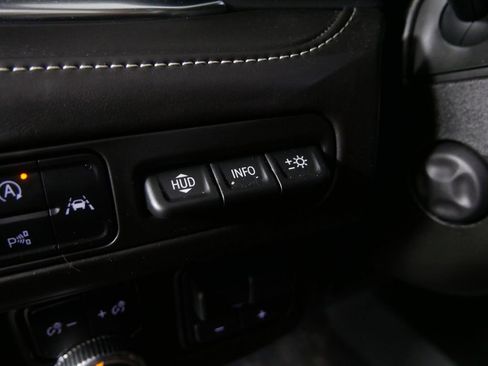 Used 2023 GMC Yukon Denali Ultimate image 17