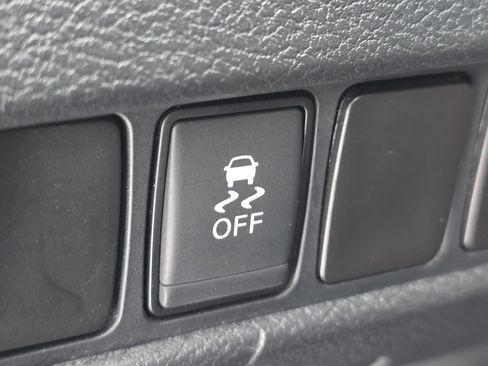 Used 2017 Nissan Murano SV image 7