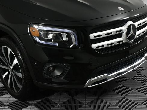 Certified 2023 Mercedes-Benz GLB 250 w/ Premium Package image 36