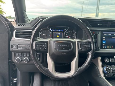 Used 2021 GMC Yukon Denali w/ Denali Premium Package AWD/4WD image 15