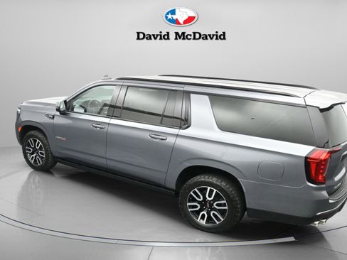 Used 2022 GMC Yukon XL AT4 image 8