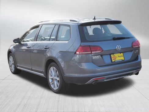 Used 2018 Volkswagen Golf Alltrack S image 5