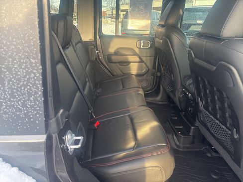 Used 2018 Jeep Wrangler Unlimited Rubicon image 17